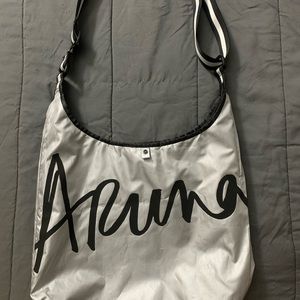 Crossbody Aruna reversible black/silver waterproof